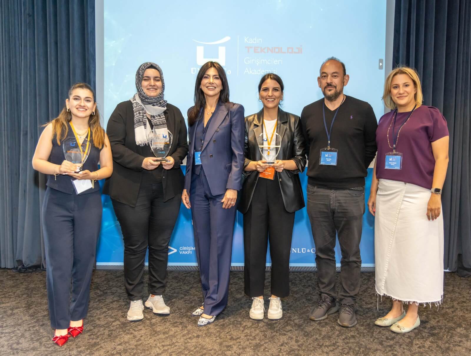 ÜNLÜ & Co Kadın Teknoloji Girişimcileri Akademisi 10. Yılında Başvurulara Açıldı