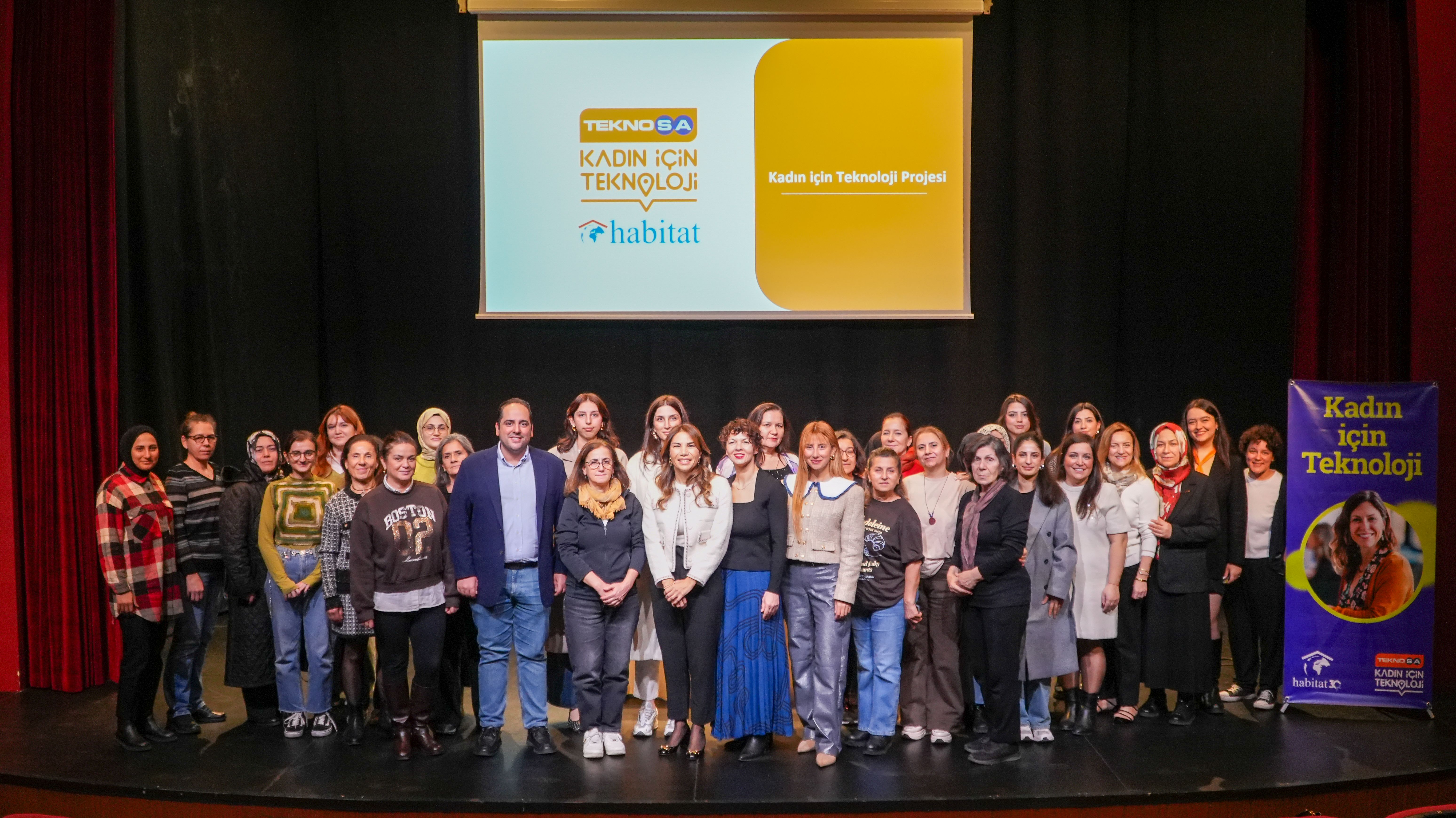 Teknosa, “Kadın için Teknoloji” Projesinde 2025 Yılında 4 Binden Fazla Kadına Dokundu