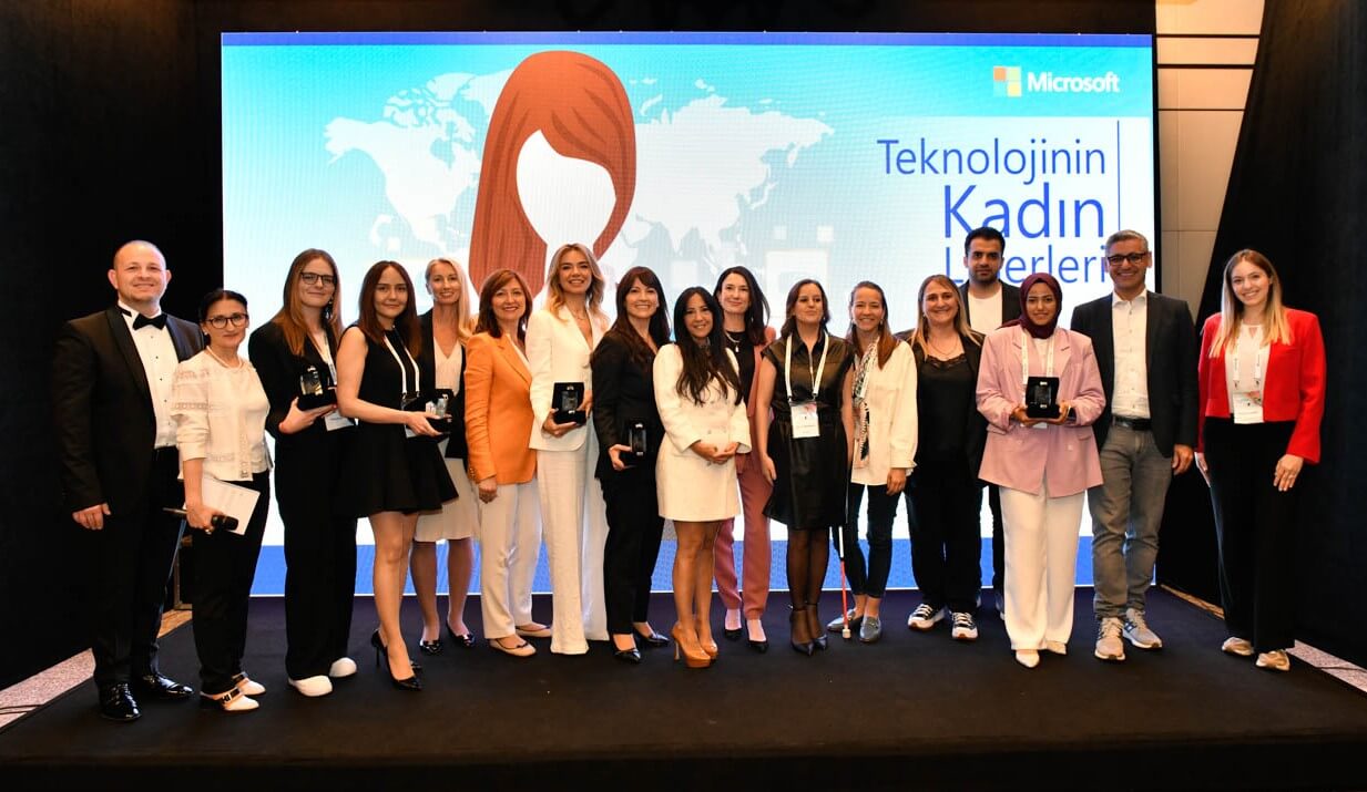 Microsoft Türkiye’nin düzenlediği “Teknolojinin Kadın Liderleri” yarışmasının kazananları belli oldu