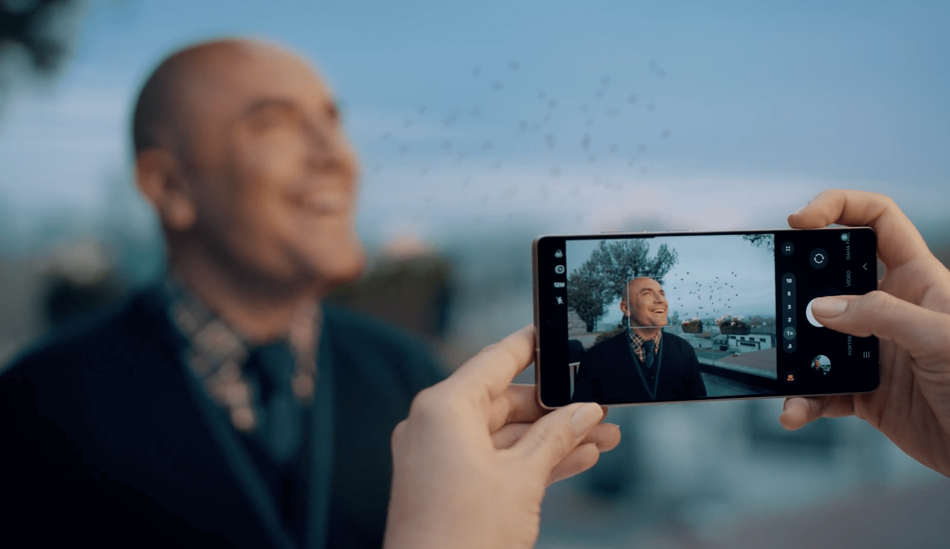 Samsung Türkiye’den 6 bölümlük yeni reklam kampanyası Giray Altınok ve “Gerçek yapay zekâ dostu” iş başında!